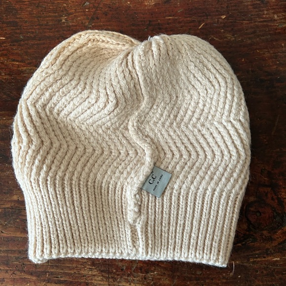 CC Exclusives beige warm beanie hat - Picture 3 of 4
